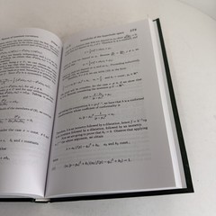 Riemannian Geometry: Theory & Applications (… by do Carmo, Manfredo P Hardback